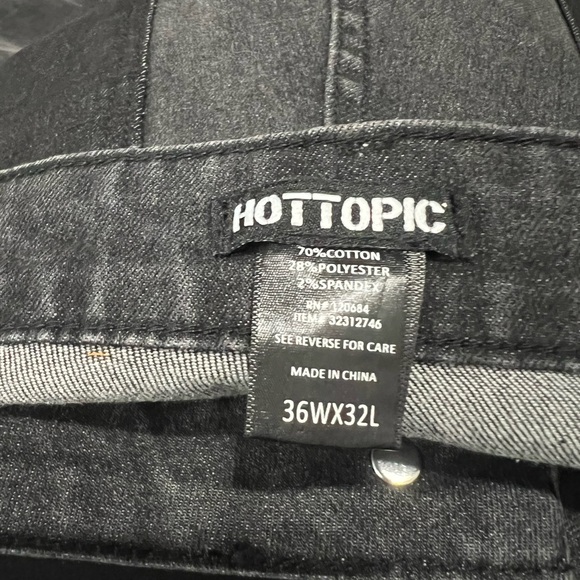 Hot Topic - Picture 7 of 7